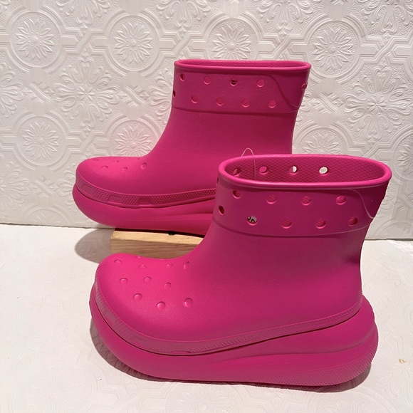Crocs Pink Wellingtons Classic Crush Boot Women's Size 7 New With Tags - Picture 4 of 7